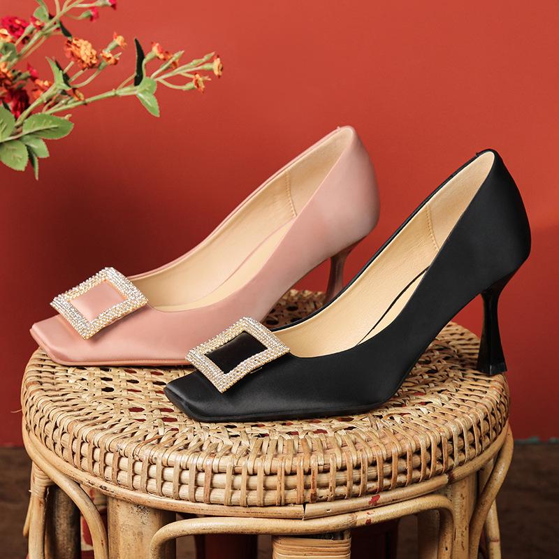 Women s 2024 Sheepskin Silk Satin Stiletto Heels – Square Toe with Buckle, Spring/Autumn Release 35 рожевий
Women s 2024 Sheepskin Silk Satin Stiletto Heels – Square Toe with Buckle, Spring/Autumn Release 35 рожевий