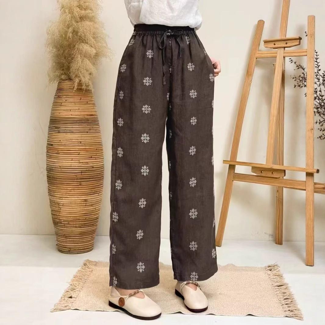 2025 лето новые повседневные брюки женские на кулиске эластичная талия свободные и тонкие ретро с принтом хлопок и лен прямые брюки 2XL кофейный
2025 лето новые повседневные брюки женские на кулиске эластичная талия свободные и тонкие ретро с принтом хлопок и лен прямые брюки 2XL кофейный