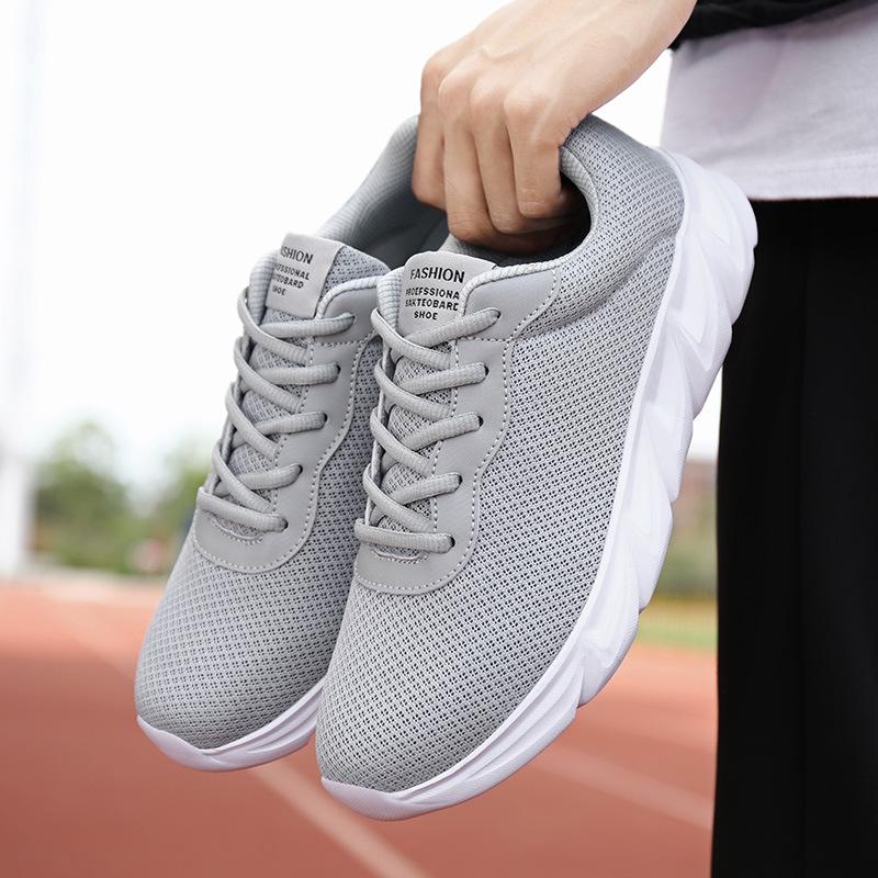 Spring and summer large size running shoes couple casual fly knitting ultra-light and versatile peace of mind step breathable mesh shoes 38 чорний
Spring and summer large size running shoes couple casual fly knitting ultra-light and versatile peace of mind step breathable mesh shoes 38 чорний