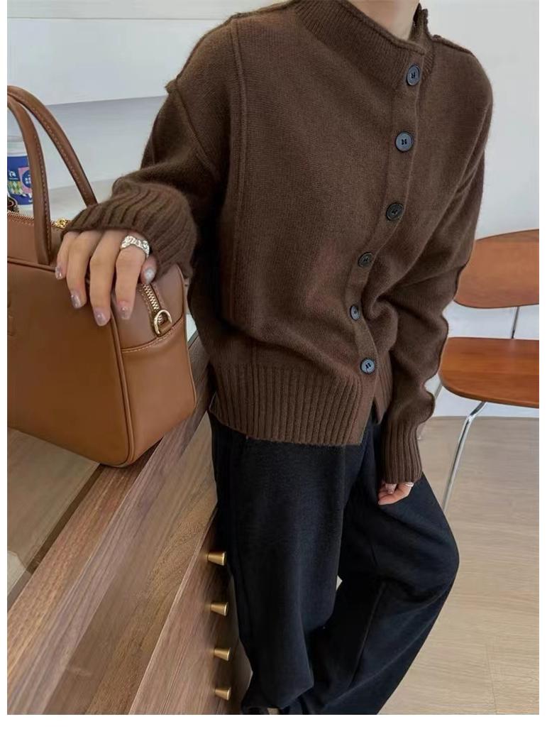 Кардиган на пуговицах из кашемира в европейском стиле - Зимняя мода, Стильный и универсальный шерстяной свитер, Мягкий трикотаж для женщин M кофейный
Кардиган на пуговицах из кашемира в европейском стиле - Зимняя мода, Стильный и универсальный шерстяной свитер, Мягкий трикотаж для женщин M кофейный