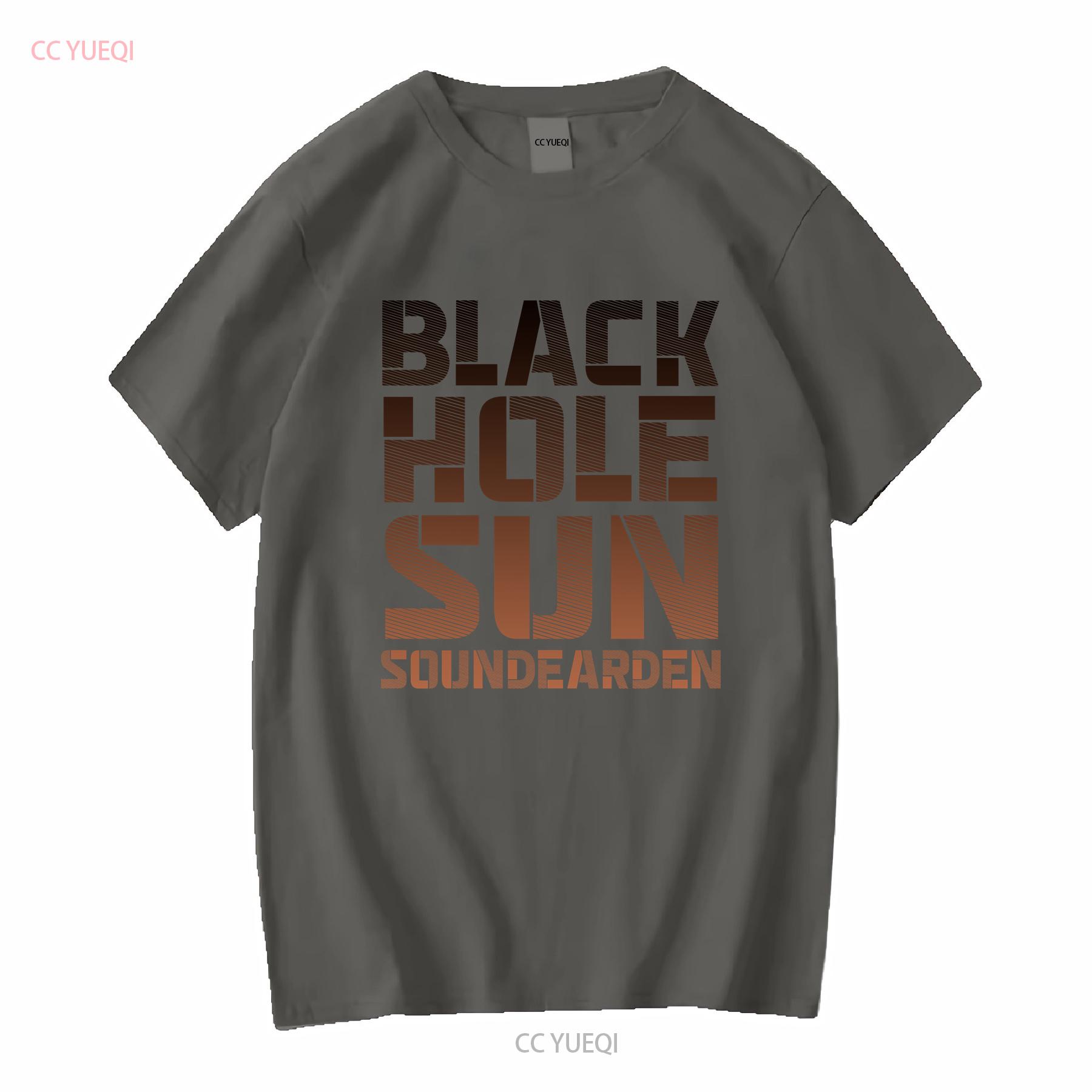 SOUNDGARDEN Чорна діра Сонце Футболка S 5XL Кріс Корнелл Audioslave Ретро Футболка гурту вінтажна Прана Універсальна мода Розтягнута S
SOUNDGARDEN Чорна діра Сонце Футболка S 5XL Кріс Корнелл Audioslave Ретро Футболка гурту вінтажна Прана Універсальна мода Розтягнута S