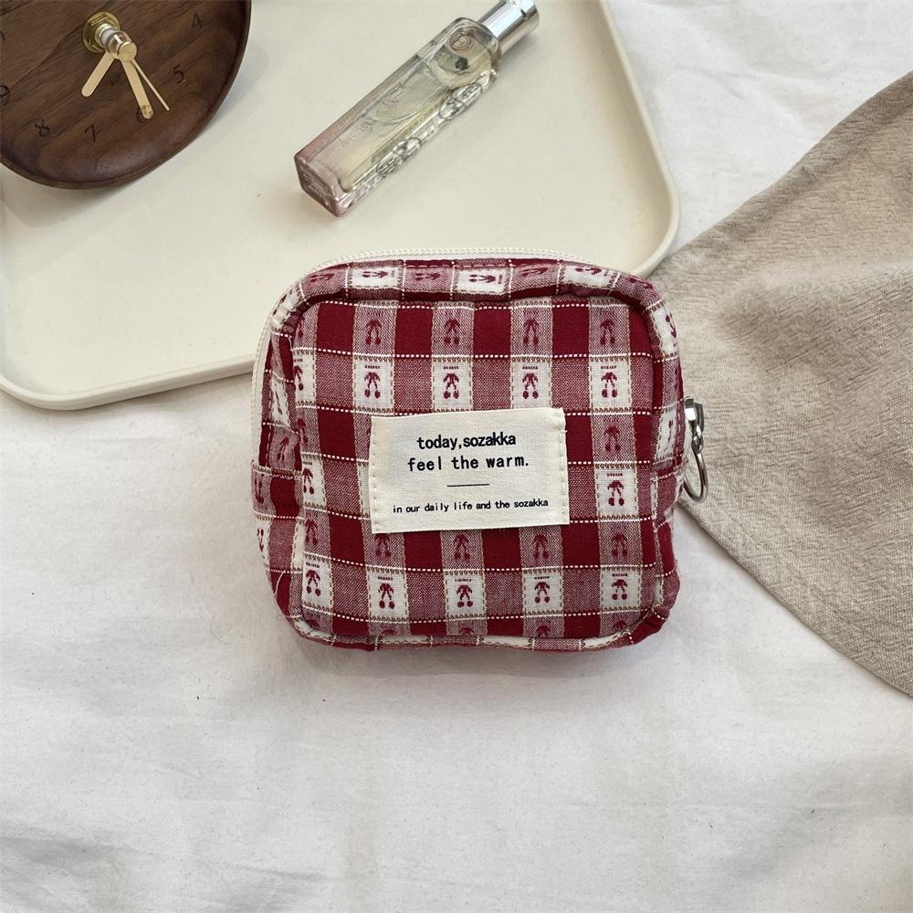 Plaid Cosmetic Bag for Women Christmas Gift Travel Makeup Organizer Portable Storage Pouch Autumn Winter New Style
Plaid Cosmetic Bag for Women Christmas Gift Travel Makeup Organizer Portable Storage Pouch Autumn Winter New Style