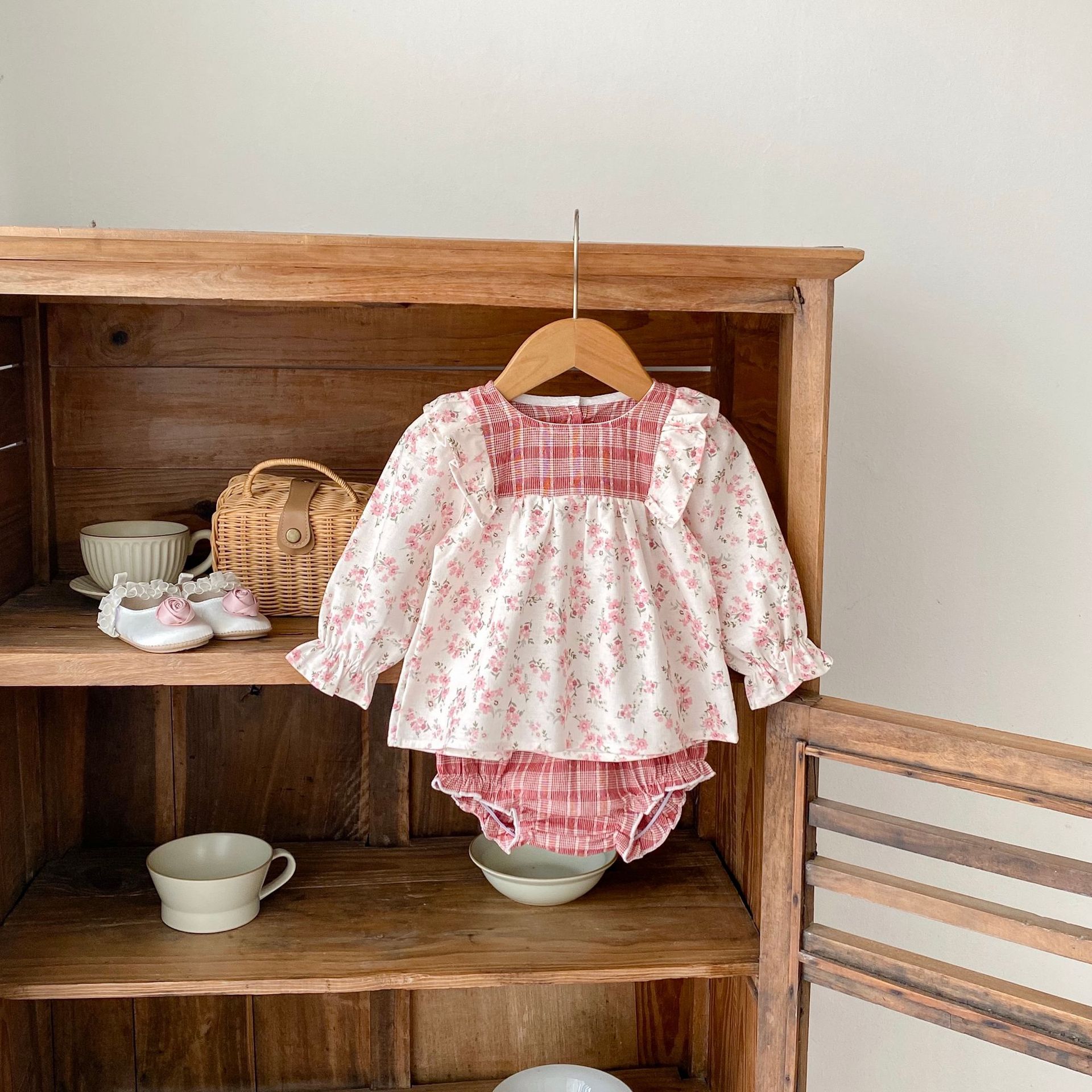 Autumn infant girls cotton clothes suit kids flower printed pullover shorts 2 piece set fashion baby clothing bafanou 96219 73cm(6-12M)
Autumn infant girls cotton clothes suit kids flower printed pullover shorts 2 piece set fashion baby clothing bafanou 96219 73cm(6-12M)
