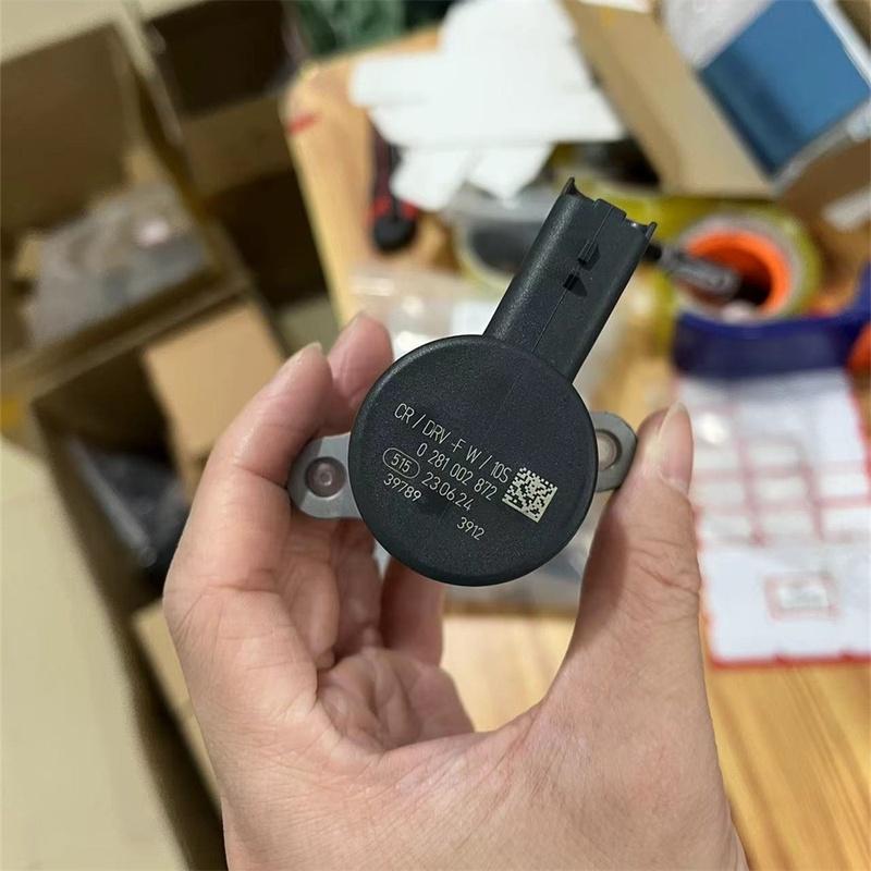 0281002872 Fuel Rail Pressure Regulator Control Valve 0281002493 193338 193325 for F-IAT SCUD-O 2.0 CITRO- C5 C8 2.0 2.2 HDI
0281002872 Fuel Rail Pressure Regulator Control Valve 0281002493 193338 193325 for F-IAT SCUD-O 2.0 CITRO- C5 C8 2.0 2.2 HDI