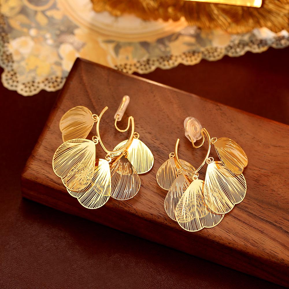Copper-Plated 24K Butterfly Wing Leaf Mosquito Coil Holder No-Pierce Tassel Earrings
Copper-Plated 24K Butterfly Wing Leaf Mosquito Coil Holder No-Pierce Tassel Earrings