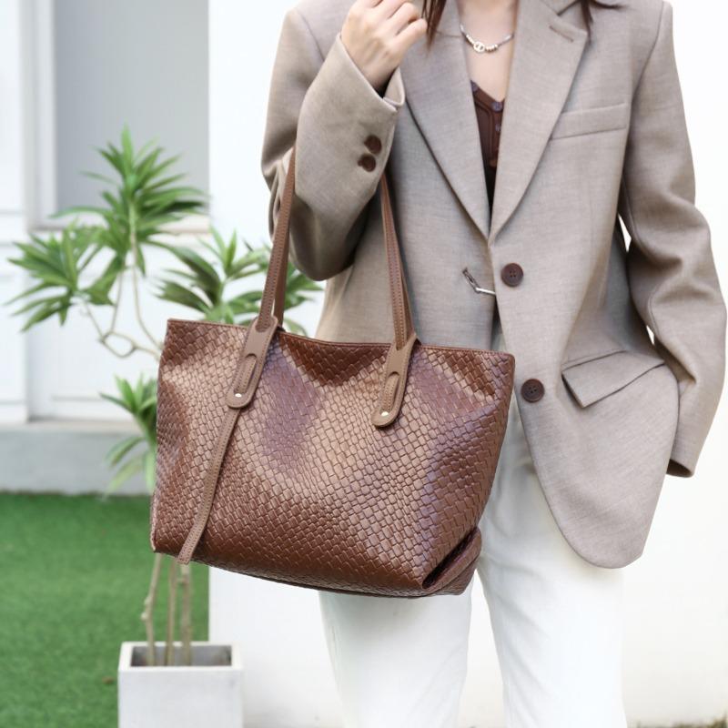 Сумка большой вместимости женская новая дорожная универсальная на плечо подмышку портативная сумка-тоут хаки
Сумка большой вместимости женская новая дорожная универсальная на плечо подмышку портативная сумка-тоут хаки