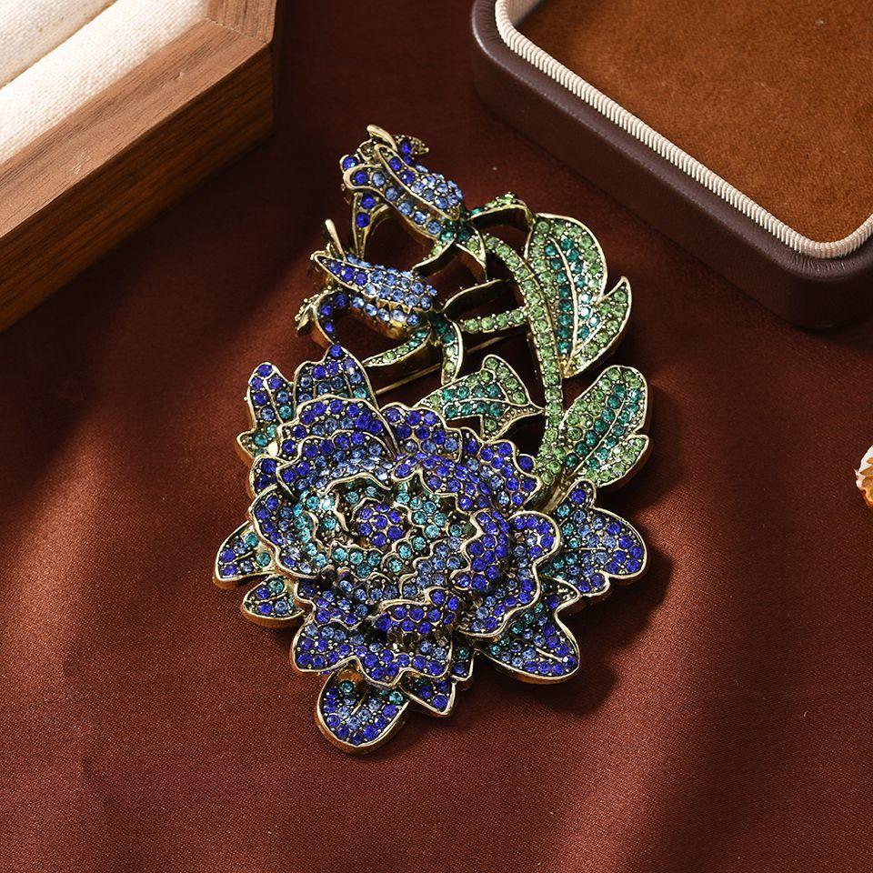 SKEDS Exquisite Luxury Crystal Flower Alloy Badges Brooch Fashion Classic Middle Design Plant Rhinestone Pin Accessories синій
SKEDS Exquisite Luxury Crystal Flower Alloy Badges Brooch Fashion Classic Middle Design Plant Rhinestone Pin Accessories синій