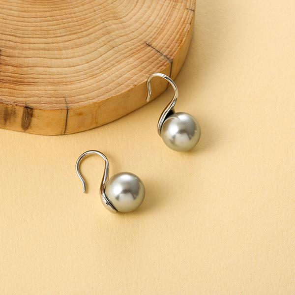 Элегантные женские серьги из ракушечного жемчуга, вдохновленные туфлями на высоком каблуке
Элегантные женские серьги из ракушечного жемчуга, вдохновленные туфлями на высоком каблуке