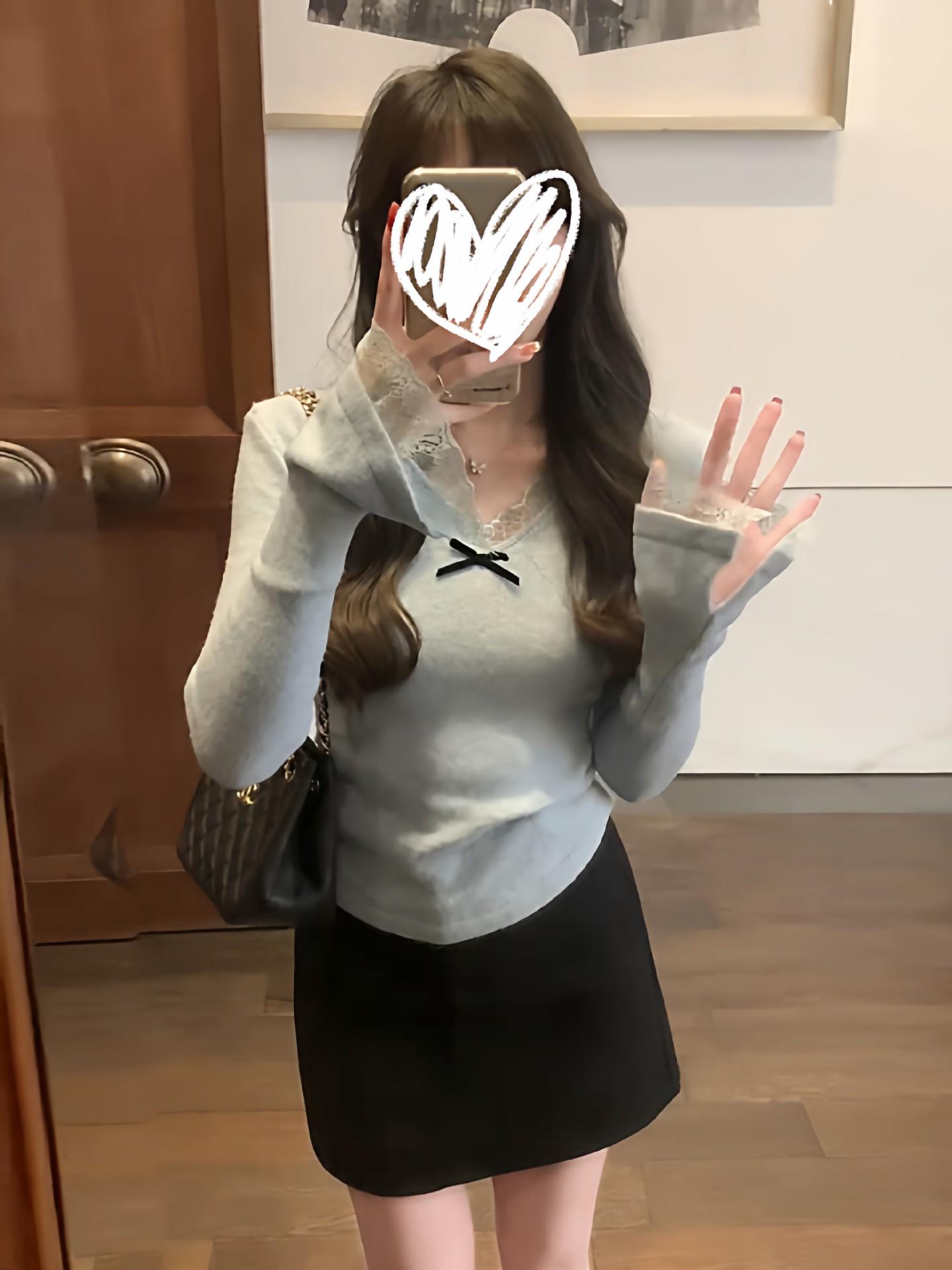 Women s French Chic Lace Trim V-Neck Knit Top - Stylish Long Sleeve for Autumn to Spring 2XL (Recommended for 130-150 jin) серый
Women s French Chic Lace Trim V-Neck Knit Top - Stylish Long Sleeve for Autumn to Spring 2XL (Recommended for 130-150 jin) серый