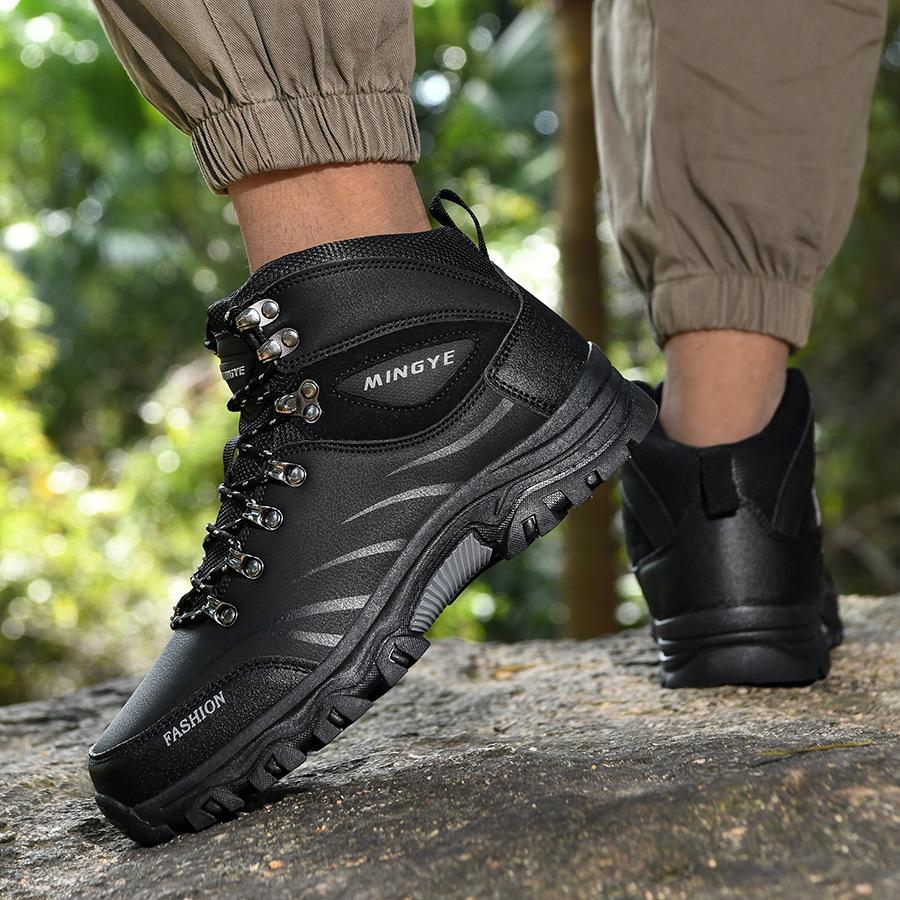 Outdoor waterproof hiking shoes men s spring and autumn non-slip sports shoes men s breathable running shoes soft-soled casual shoes 47 чёрный
Outdoor waterproof hiking shoes men s spring and autumn non-slip sports shoes men s breathable running shoes soft-soled casual shoes 47 чёрный