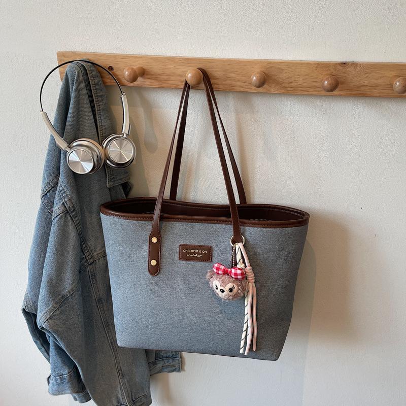 Casual large-capacity bag women s new trendy fashion shoulder commuter bag versatile college student class tote bag синий
Casual large-capacity bag women s new trendy fashion shoulder commuter bag versatile college student class tote bag синий