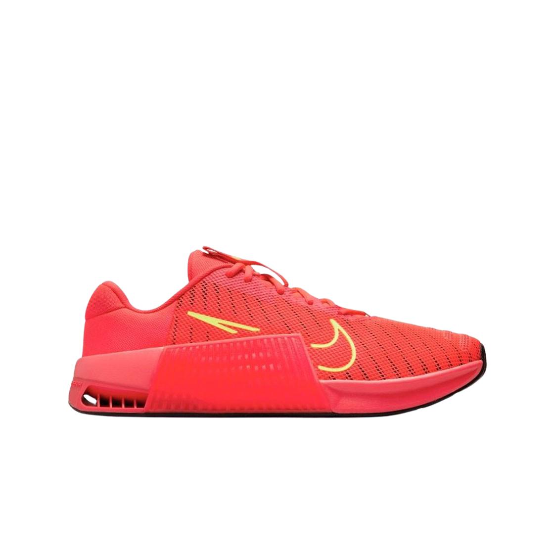 Nike Metcon 9 Ярко-малиновый Черный Вольт 255
Nike Metcon 9 Ярко-малиновый Черный Вольт 255