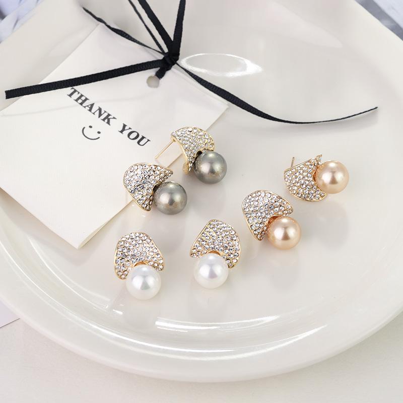Korean Minimalist Diamond Pearl Stud Earrings - Luxury, Versatile, High-End Silver Needle Design
Korean Minimalist Diamond Pearl Stud Earrings - Luxury, Versatile, High-End Silver Needle Design