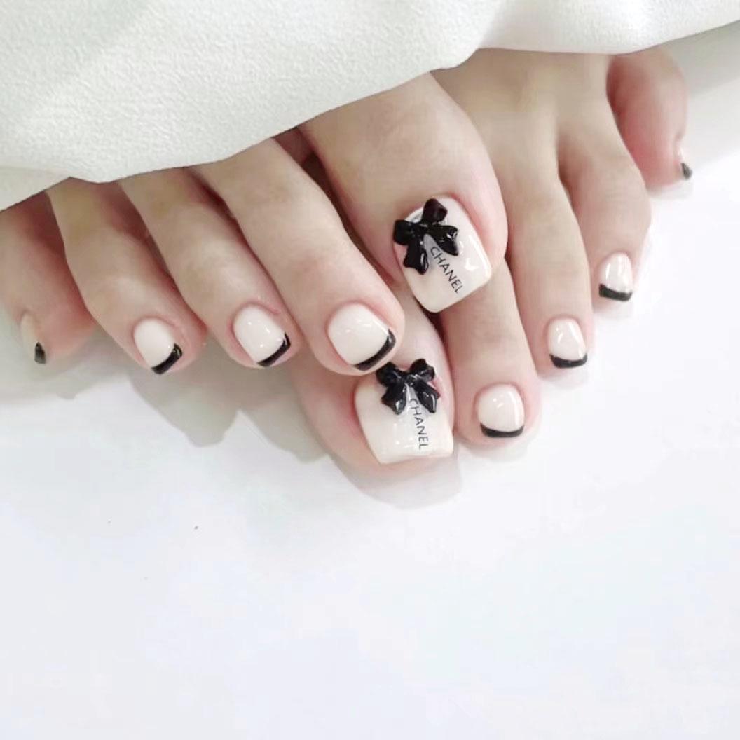 French Black Bow Toenail Art Patches - European & American Style Fake Toenails for Summer
French Black Bow Toenail Art Patches - European & American Style Fake Toenails for Summer