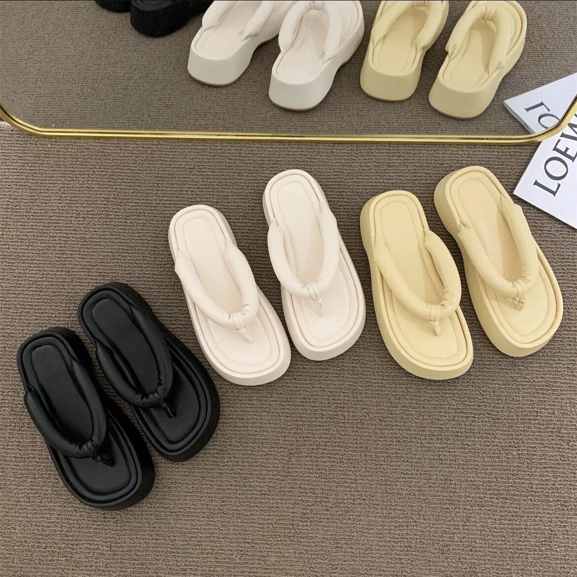 Fashion casual sandals, beach slippers, women s summer wear, the same thick-soled foot-pinch heightening flip-flops 2025 new 35 чёрный
Fashion casual sandals, beach slippers, women s summer wear, the same thick-soled foot-pinch heightening flip-flops 2025 new 35 чёрный