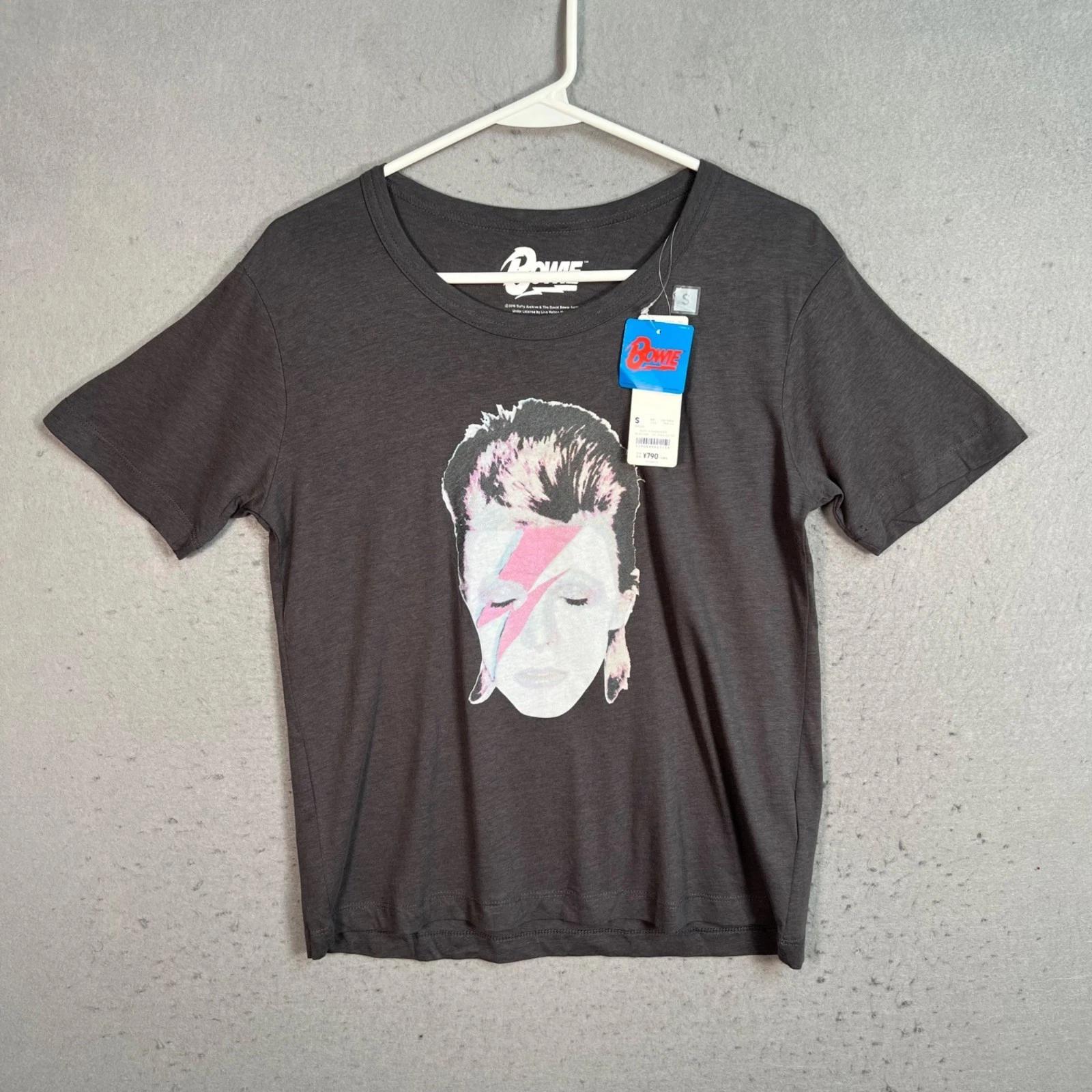 GU David Bowie Graphic T-Shirt Adult Small Cotton Blend Gray NEW! S
GU David Bowie Graphic T-Shirt Adult Small Cotton Blend Gray NEW! S