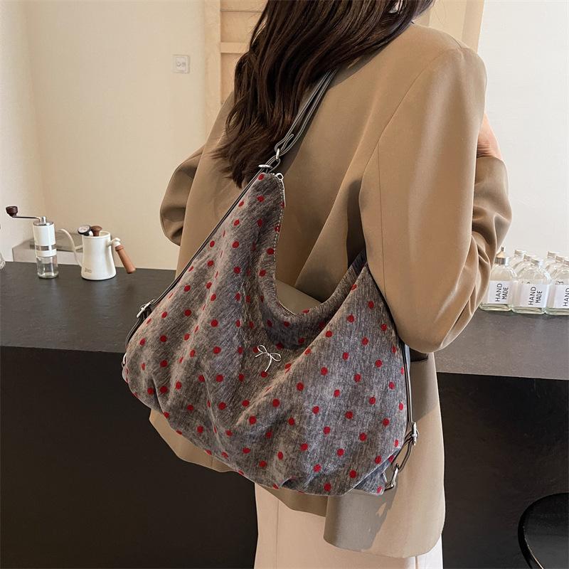 Tote bag women s 2025 new large-capacity commuter backpack casual street trend single shoulder light travel backpack 34*14*30 розовый
Tote bag women s 2025 new large-capacity commuter backpack casual street trend single shoulder light travel backpack 34*14*30 розовый