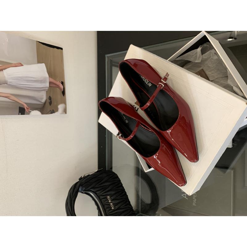 French retro Mary Jane shoes 2025 autumn and winter Korean version temperament commuting thick heel single shoes women s shoes 39 красный
French retro Mary Jane shoes 2025 autumn and winter Korean version temperament commuting thick heel single shoes women s shoes 39 красный