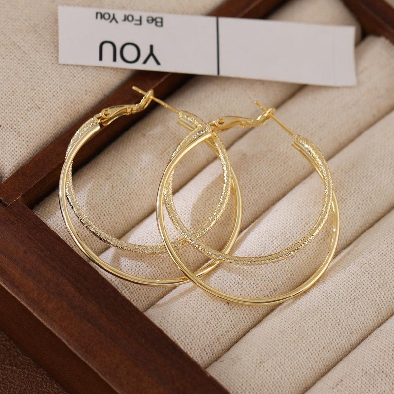 Glossy earrings simple and fashionable plain ring earrings versatile niche high-end earrings women
Glossy earrings simple and fashionable plain ring earrings versatile niche high-end earrings women