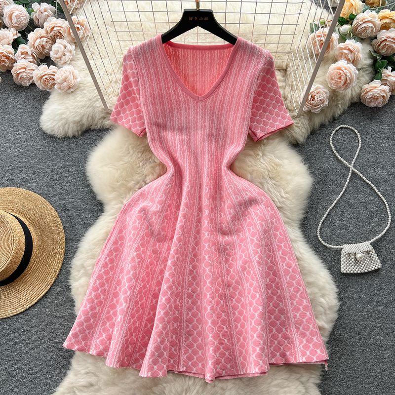 V Neck Silm Short A- line Large Hem Knitting Dress Pink L
V Neck Silm Short A- line Large Hem Knitting Dress Pink L