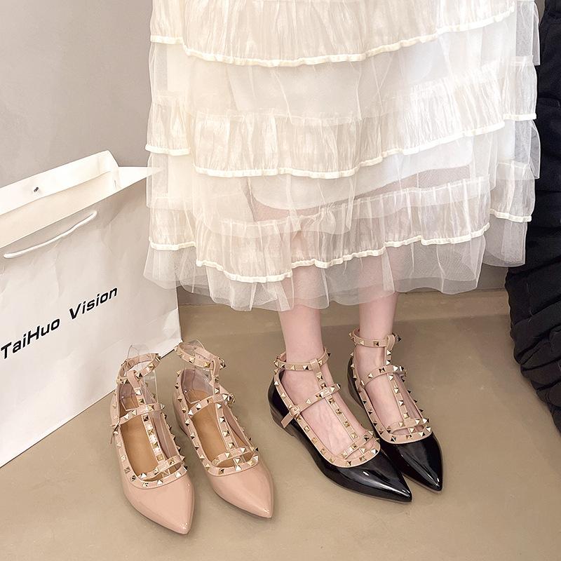 Rivet single shoes women s 2025 spring and summer new patent leather low heel inner heightening strap willow shallow mouth celebrity flats 35 чёрный
Rivet single shoes women s 2025 spring and summer new patent leather low heel inner heightening strap willow shallow mouth celebrity flats 35 чёрный