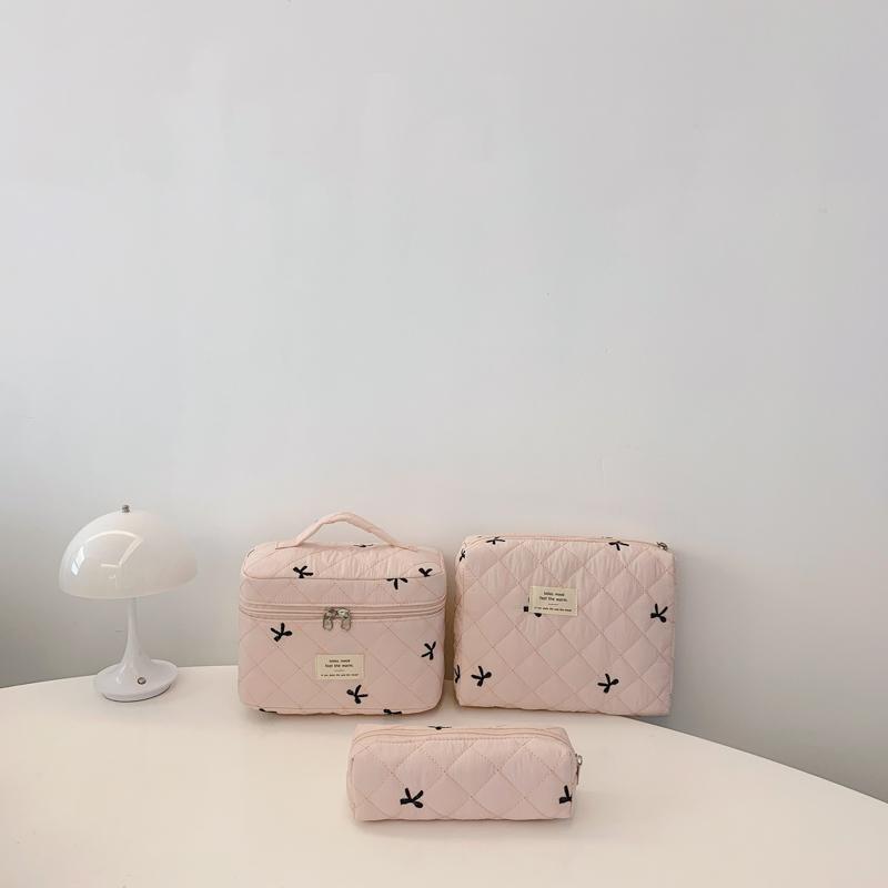 Сумка через плечо, сумка-шоппер, женская сумка, принт осень 2024, универсальный размер, молния розовый
Сумка через плечо, сумка-шоппер, женская сумка, принт осень 2024, универсальный размер, молния розовый