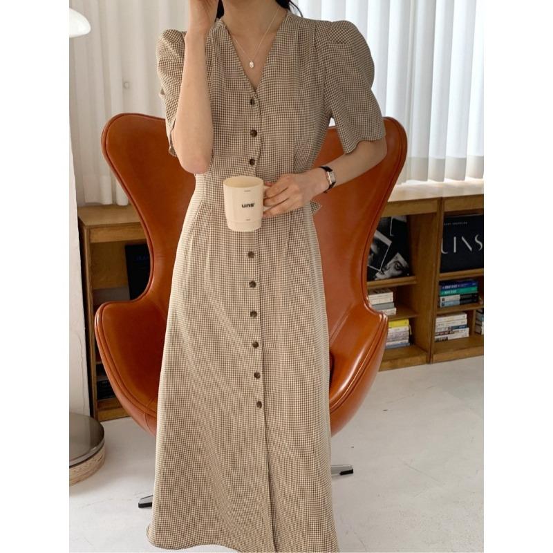 French Women s Wear Retro Elegant V-neck Single-breasted Dress One Size коричневий
French Women s Wear Retro Elegant V-neck Single-breasted Dress One Size коричневий