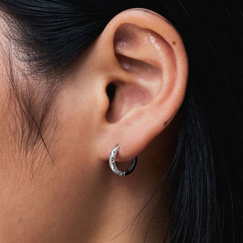 SCALETTO RS003 Mini Starry Huggies Earrings Silver
SCALETTO RS003 Mini Starry Huggies Earrings Silver