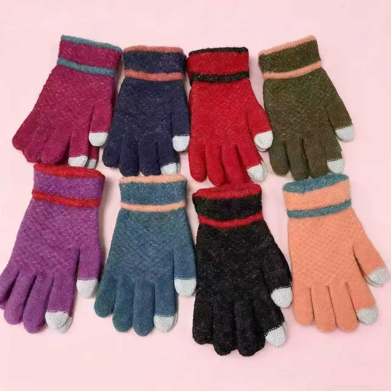 Female autumn Korean version manufacturer s new cold-proof full-finger fashion anti-knitted warm jacquard full-finger pineapple gloves One size fits all
Female autumn Korean version manufacturer s new cold-proof full-finger fashion anti-knitted warm jacquard full-finger pineapple gloves One size fits all