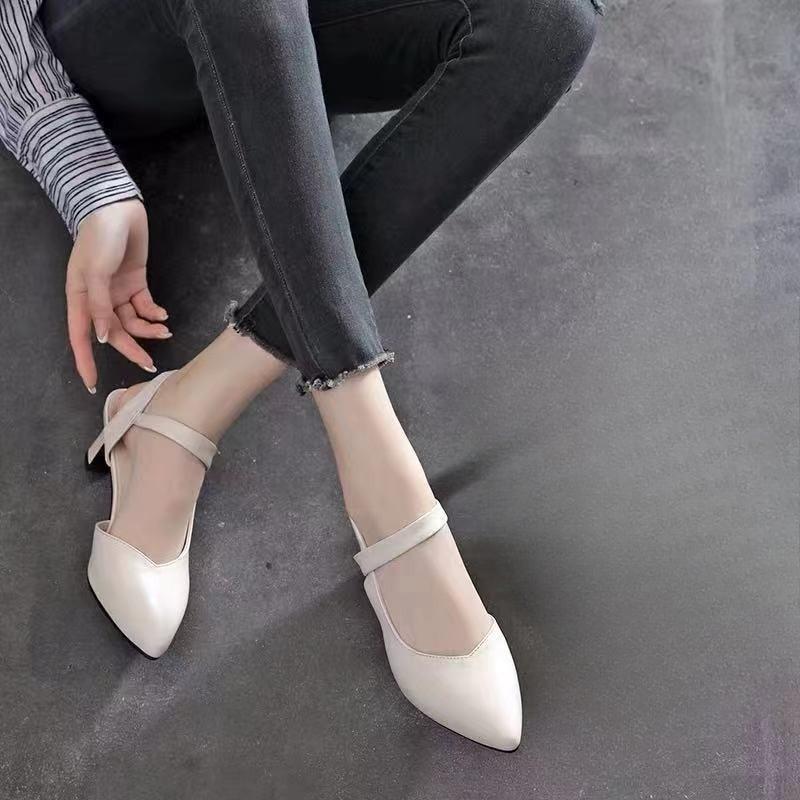 Летние новые мягкие кожаные туфли на высоком каблуке женские повседневные босоножки с заостренным носком и эластичной резинкой на высоком каблуке 41 бежевый
Летние новые мягкие кожаные туфли на высоком каблуке женские повседневные босоножки с заостренным носком и эластичной резинкой на высоком каблуке 41 бежевый