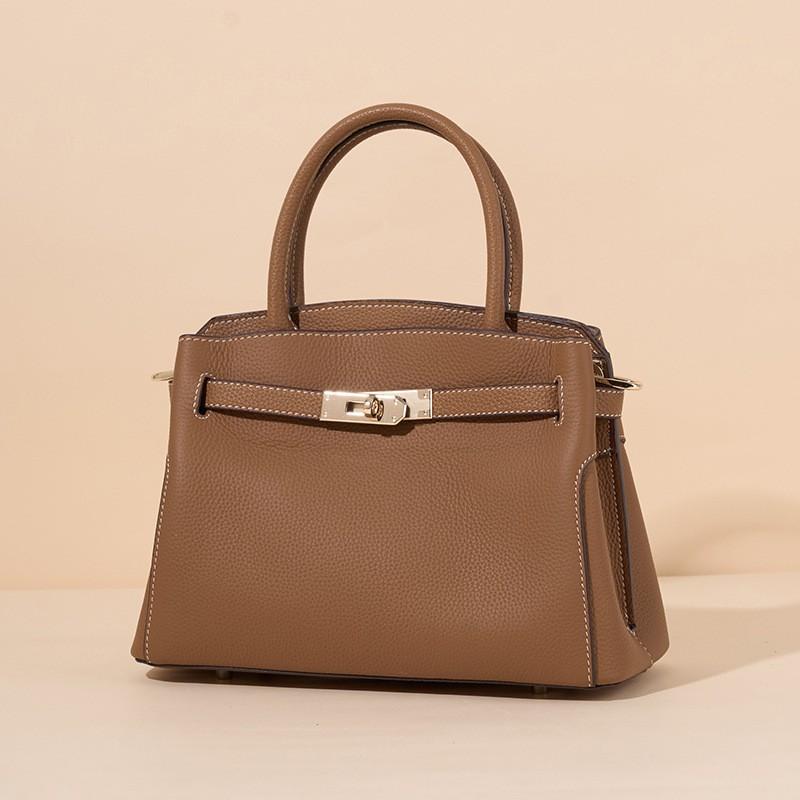 Fashionable Leather Handbag Women s Crossbody Shoulder Bag Trendy Versatile 27.5x13x21CM золотисто-коричневый
Fashionable Leather Handbag Women s Crossbody Shoulder Bag Trendy Versatile 27.5x13x21CM золотисто-коричневый