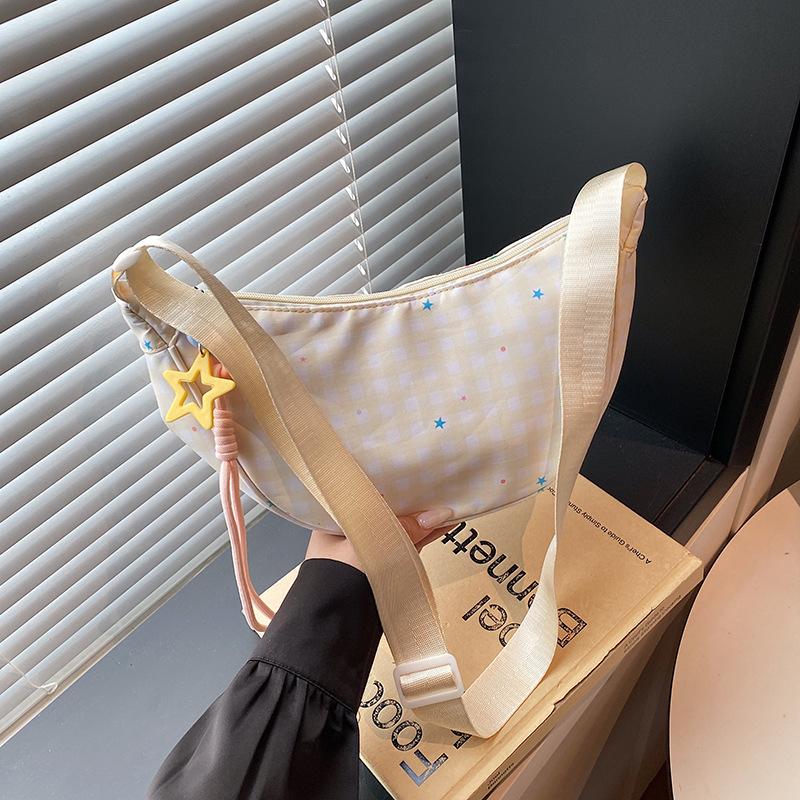 Versatile one-shoulder dumpling bag, new street bag, sweet girl messenger bag, women s small cloth bag, nylon bag. Without pendant белый
Versatile one-shoulder dumpling bag, new street bag, sweet girl messenger bag, women s small cloth bag, nylon bag. Without pendant белый