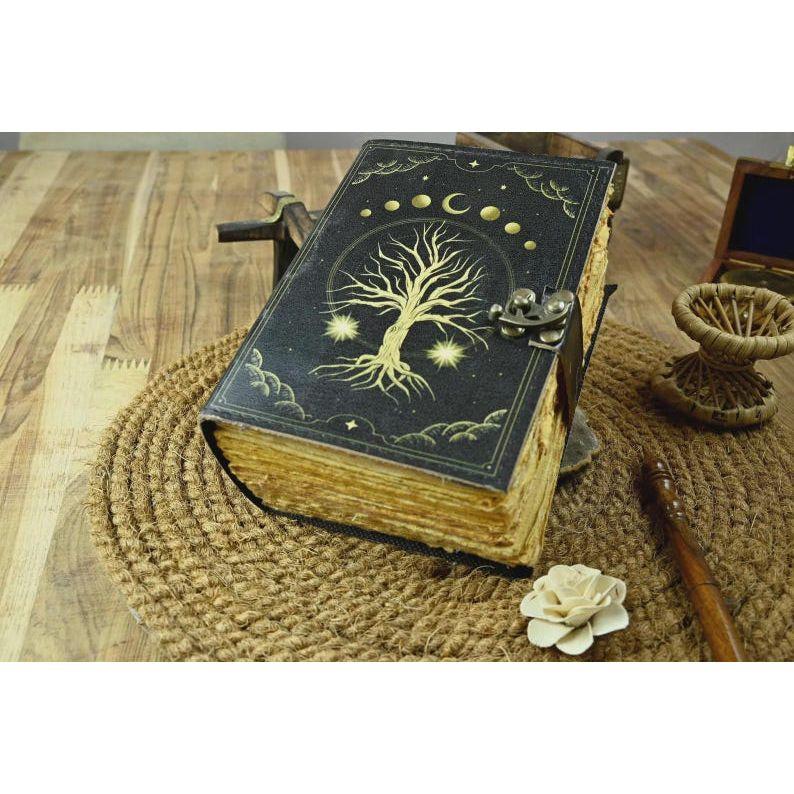 Кожаный журнал-гримуар «Древо жизни»: Небесная Книга Заклинаний 7 x 5 in
Кожаный журнал-гримуар «Древо жизни»: Небесная Книга Заклинаний 7 x 5 in