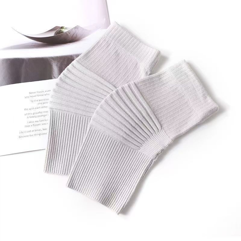 1Pair Warm Knee Support Protector High Elastic Knitted Bandage knee Pad Non-slip Breathable Women Outdoor Cycling Knee Brace світло-сірий колір
1Pair Warm Knee Support Protector High Elastic Knitted Bandage knee Pad Non-slip Breathable Women Outdoor Cycling Knee Brace світло-сірий колір