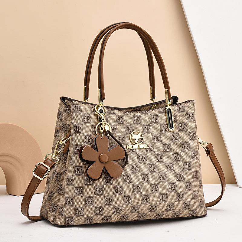 Bag Women s messenger bag Versatile new temperament One shoulder fashion large capacity handbag Trendy women s bag
Bag Women s messenger bag Versatile new temperament One shoulder fashion large capacity handbag Trendy women s bag