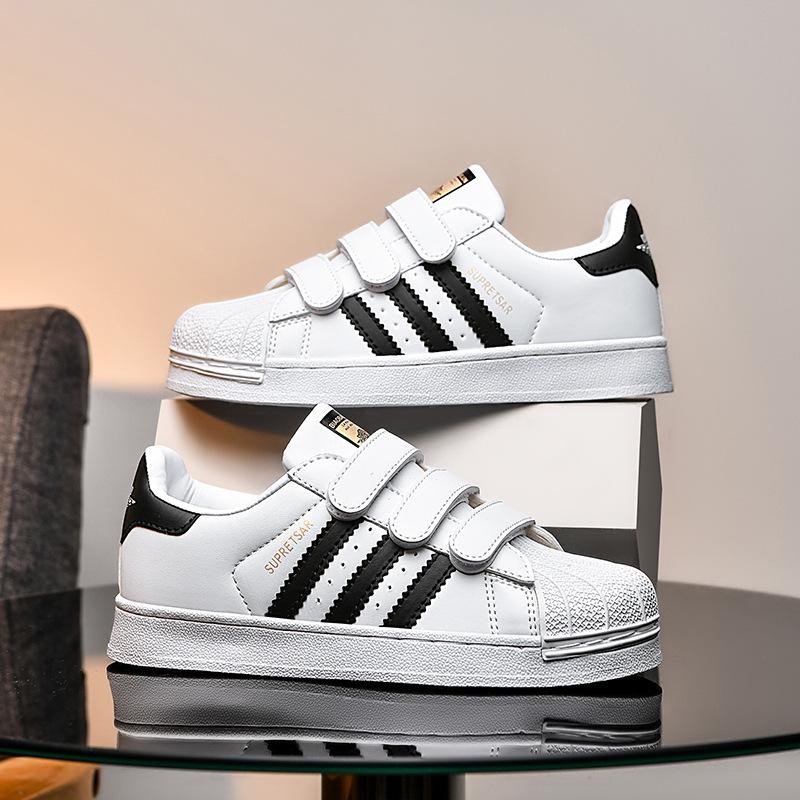 Children s shell head board shoes Putian three bars classmates students moral training shoes Velcro popular platform casual white shoes 33
Children s shell head board shoes Putian three bars classmates students moral training shoes Velcro popular platform casual white shoes 33