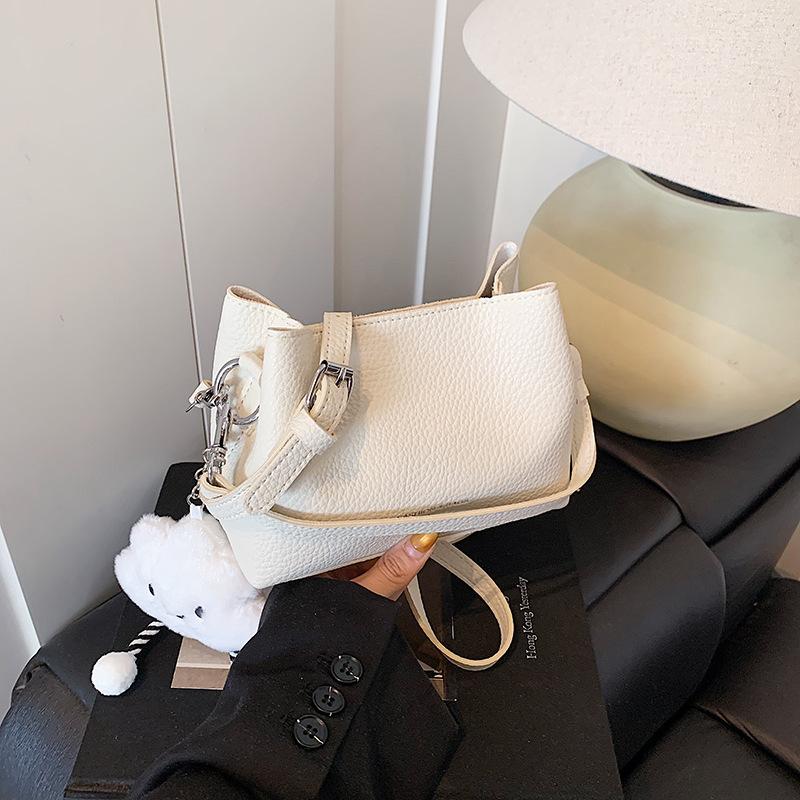 Сумка женская летняя новая нишевая повседневная портативная сумка-ведро модная простая на плечо сумка-мессенджер
Сумка женская летняя новая нишевая повседневная портативная сумка-ведро модная простая на плечо сумка-мессенджер