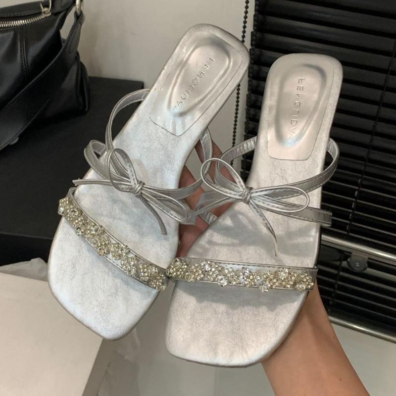 Fashion Luxury Rhinestone Bow Decoration Slippers Women Fashion Square Toe Narrow Band Flat Sandals Elegant Comfort Brand Designer Shoes 39 серебряный
Fashion Luxury Rhinestone Bow Decoration Slippers Women Fashion Square Toe Narrow Band Flat Sandals Elegant Comfort Brand Designer Shoes 39 серебряный