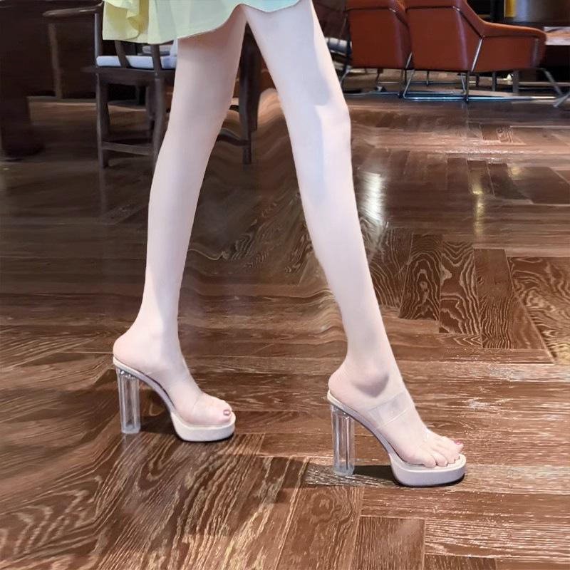 Stylish transparent open-toe word with thick heel waterproof table high-heeled sandals 2023 new female summer fairy wind large size 35
Stylish transparent open-toe word with thick heel waterproof table high-heeled sandals 2023 new female summer fairy wind large size 35