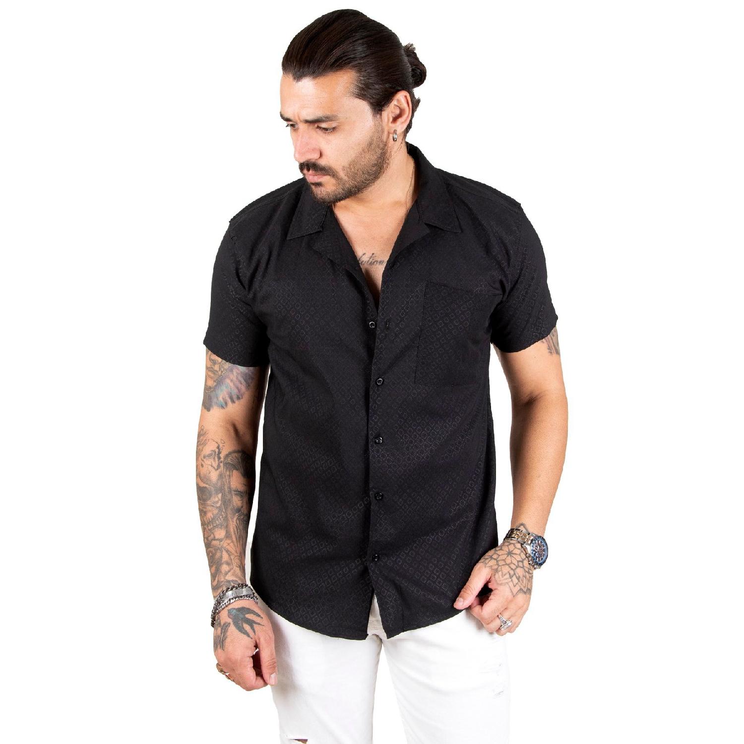 Мужская черная рубашка из лайкры с одним карманом с рисунком 220192
Мужская черная рубашка из лайкры с одним карманом с рисунком 220192