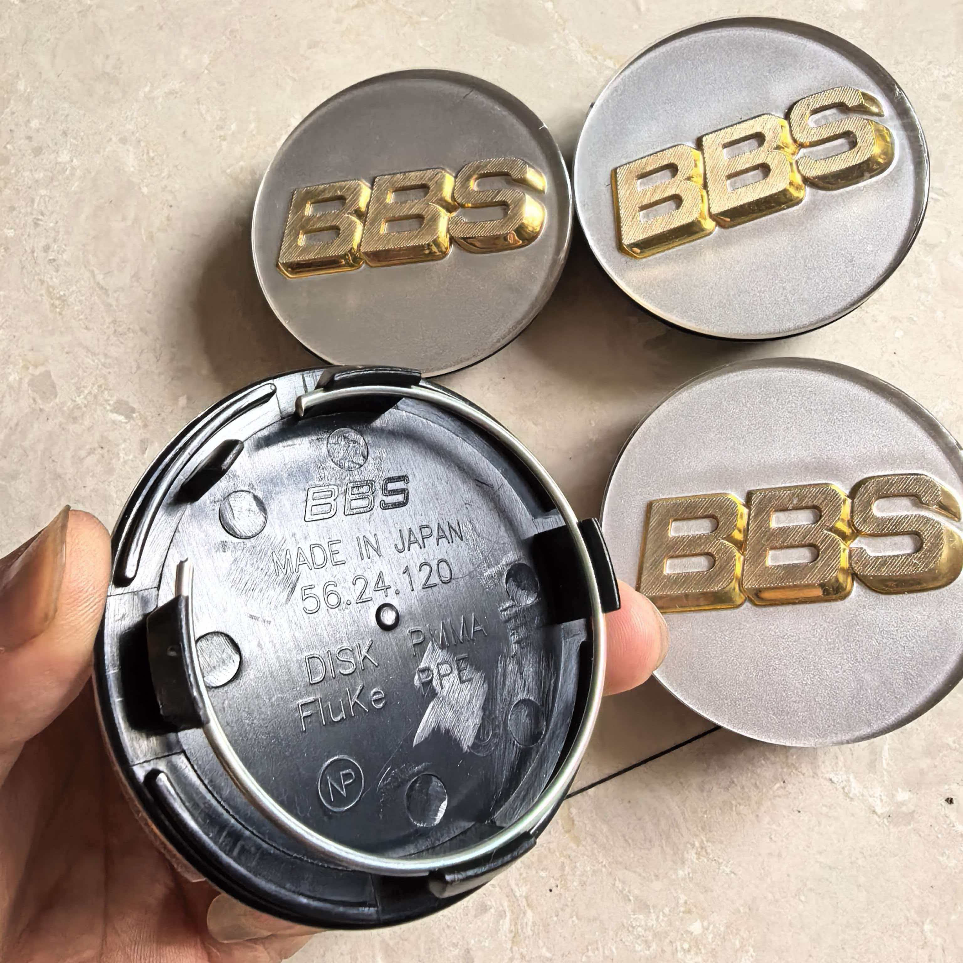 4pcs 70mm BBS Emblem White Gold Car Wheel hub center Cap Hub BBS Center Caps Logos 56.24.120 56.24.073 Accessories
4pcs 70mm BBS Emblem White Gold Car Wheel hub center Cap Hub BBS Center Caps Logos 56.24.120 56.24.073 Accessories