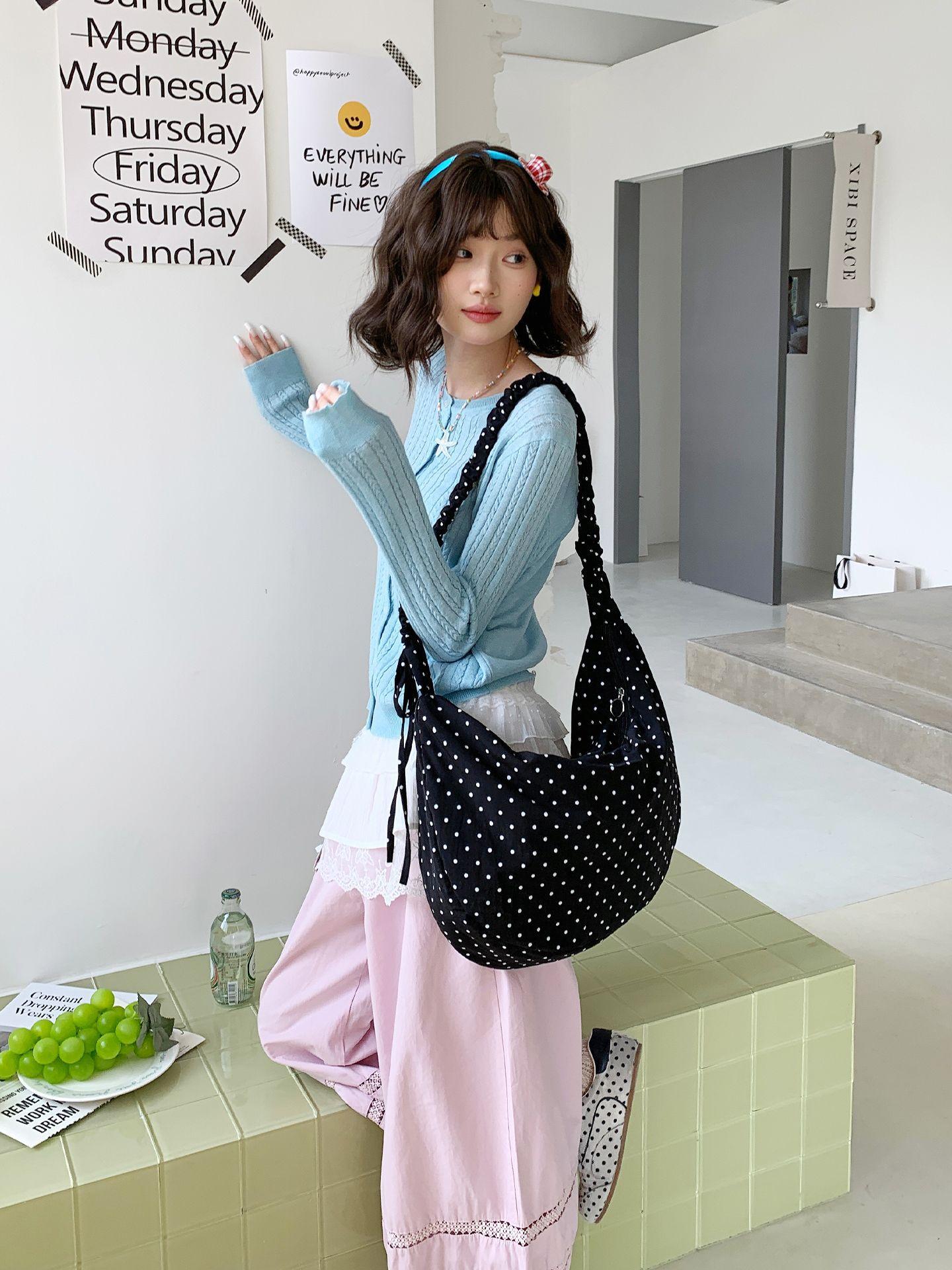 Retro Polka Dot Women Nyl Crossbody Bags Korean Versatile Ladies Pleated Shoulder Bag Large Capacity Girls Handbag Hobos Tote чорний
Retro Polka Dot Women Nyl Crossbody Bags Korean Versatile Ladies Pleated Shoulder Bag Large Capacity Girls Handbag Hobos Tote чорний