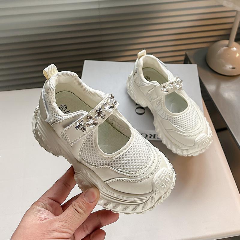 Trendy girls sports shoes, new spring and summer models, children s mesh breathable dad shoes, running shoes for older girls 30 бежевий
Trendy girls sports shoes, new spring and summer models, children s mesh breathable dad shoes, running shoes for older girls 30 бежевий