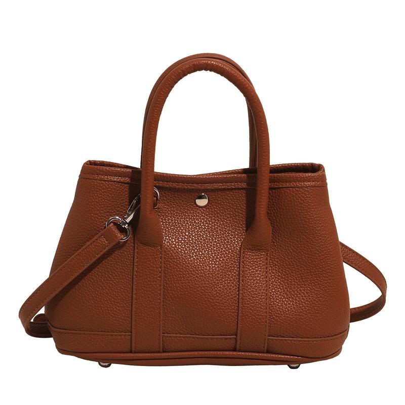 Wholesale fashion handbag women 2025 new cute commuter handbag pleated casual commuter messenger bag коричневый
Wholesale fashion handbag women 2025 new cute commuter handbag pleated casual commuter messenger bag коричневый