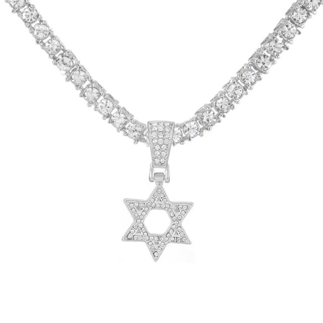 Шестиконечная звезда кулон ожерелье для мужчин Iced Out теннисная цепь кристалл ожерелья для женщин хип-хоп серебряный цвет ювелирные изделия подарок 20inch
Шестиконечная звезда кулон ожерелье для мужчин Iced Out теннисная цепь кристалл ожерелья для женщин хип-хоп серебряный цвет ювелирные изделия подарок 20inch
