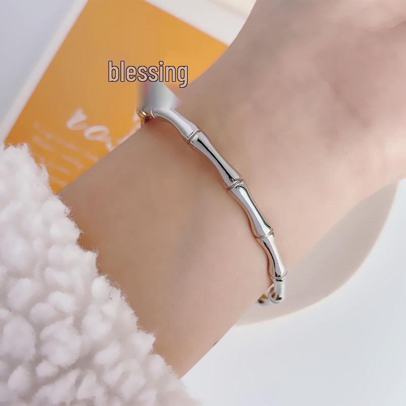 Женский модный браслет из титановой стали с бамбуковым звеном и 18-каратным золотым ремешком из нержавеющей стали
Женский модный браслет из титановой стали с бамбуковым звеном и 18-каратным золотым ремешком из нержавеющей стали