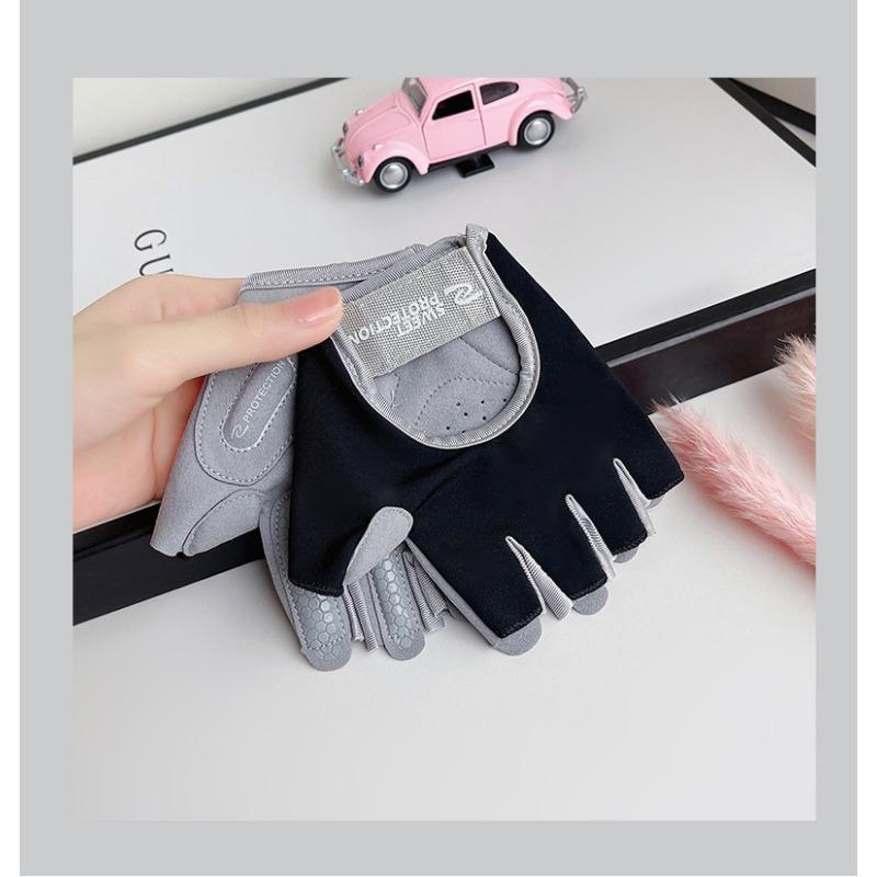 Men and Women Outdoor Sports Cycling Gloves Half Finger Wear Resistant Non Slip Wear Resistant Shock Absorbing Palm Breathable L
Men and Women Outdoor Sports Cycling Gloves Half Finger Wear Resistant Non Slip Wear Resistant Shock Absorbing Palm Breathable L