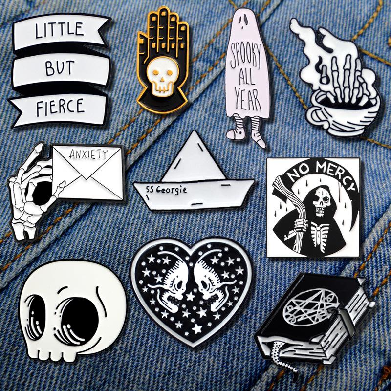 Cartoon Skeleton Hand CD Bald Head Dropping Oil Chest Needle Love Ghost Coffee Cup Ribbon Scripture Bag Badge
Cartoon Skeleton Hand CD Bald Head Dropping Oil Chest Needle Love Ghost Coffee Cup Ribbon Scripture Bag Badge