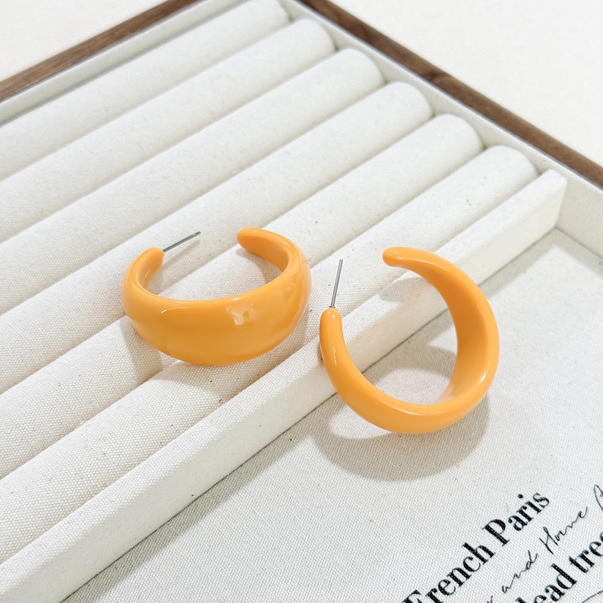 Серьги в стиле ретро Гонконга в форме буквы C, модный женский темперамент, модная летняя преувеличенная девушка, геометрические серьги в форме сердца
Серьги в стиле ретро Гонконга в форме буквы C, модный женский темперамент, модная летняя преувеличенная девушка, геометрические серьги в форме сердца