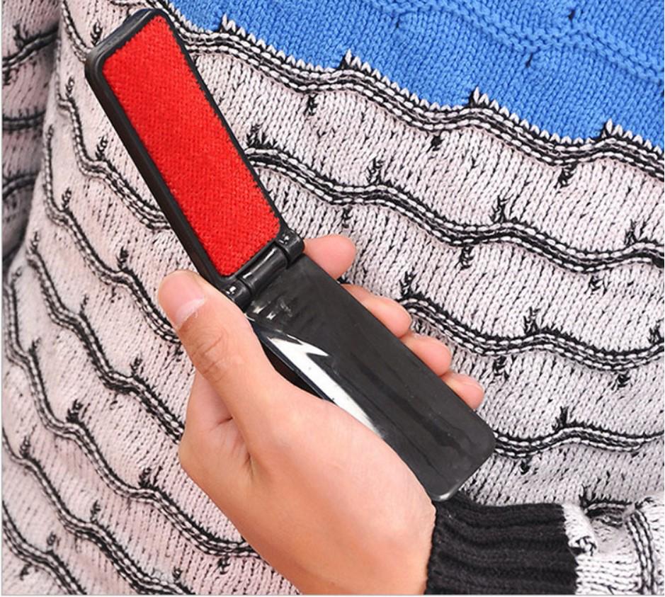 Folding Pet Hair & Lint Remover Brush for Clothes
Folding Pet Hair & Lint Remover Brush for Clothes